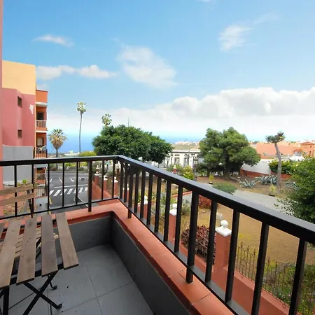 3 Bedrooms At 500 M Away From The Beach With Sea View Furnished Balcony And Wifi Appartamento
