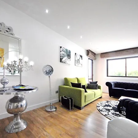 3 Bedrooms At 500 M Away From The Beach With Sea View Furnished Balcony And Wifi *